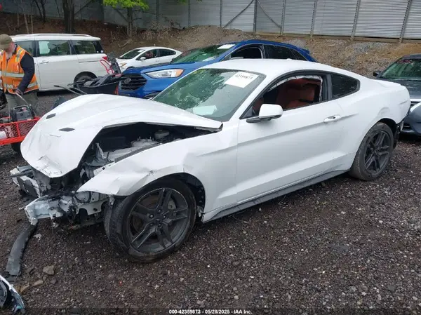 1FA6P8TH2J5184938 2018 FORD MUSTANG - Image 2