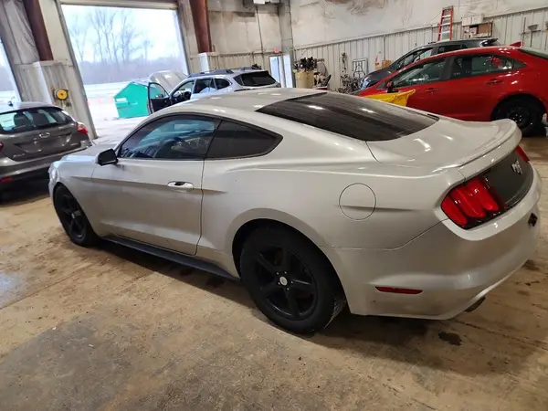 1FA6P8TH3G5241074 2016 FORD MUSTANG - Image 2