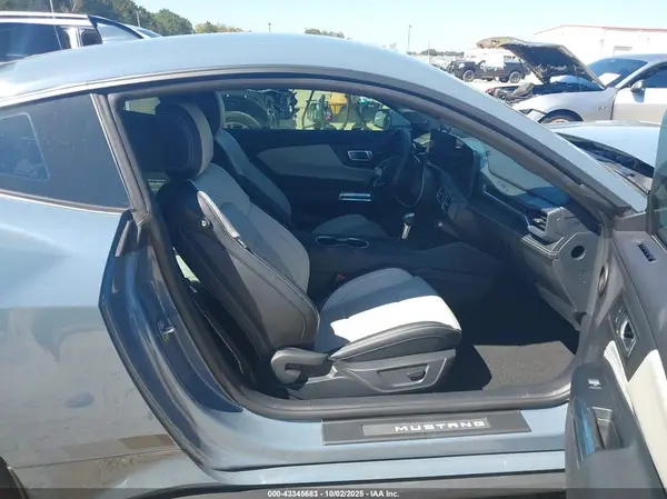 2024 FORD MUSTANG IAAI lot 43345683 auction photo 5