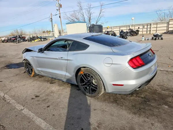 1FA6P8TH4J5163802 2018 FORD MUSTANG - Image 2