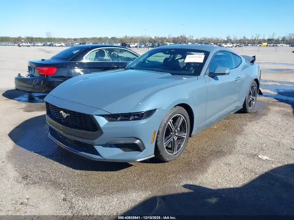 1FA6P8TH4S5130560 2025 FORD MUSTANG - Image 2