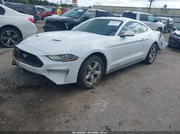1FA6P8TH5J5107996 2018 FORD MUSTANG - Image 2