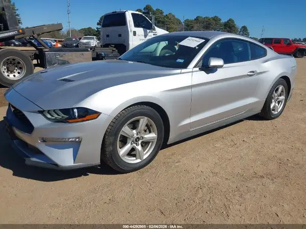 1FA6P8TH5J5113975 2018 FORD MUSTANG - Image 2