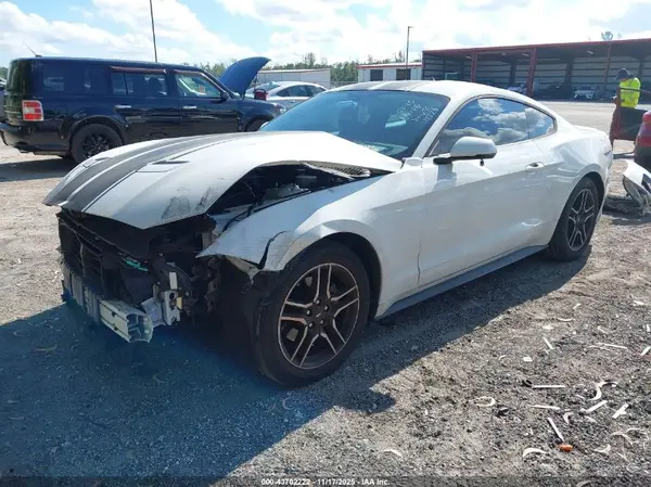 1FA6P8TH5L5112229 2020 FORD MUSTANG - Image 2