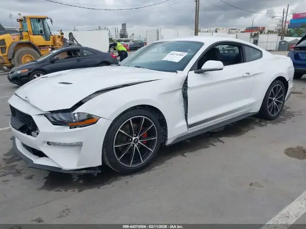 1FA6P8TH5L5141925 2020 FORD MUSTANG - Image 2
