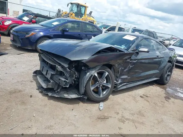 1FA6P8TH5L5176075 2020 FORD MUSTANG - Image 2