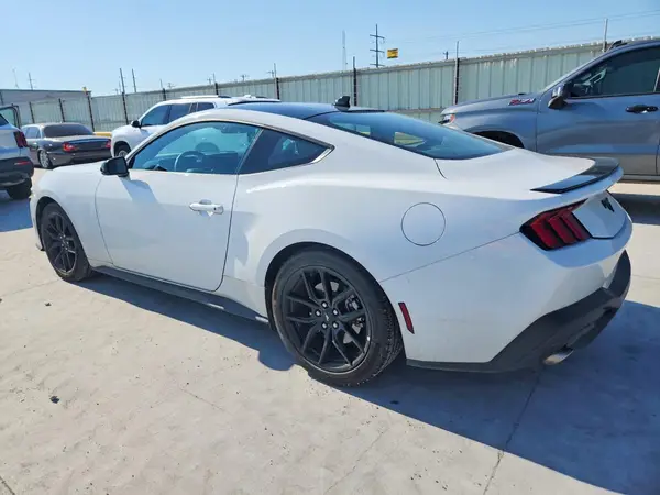 1FA6P8TH5S5113394 2025 FORD MUSTANG - Image 2