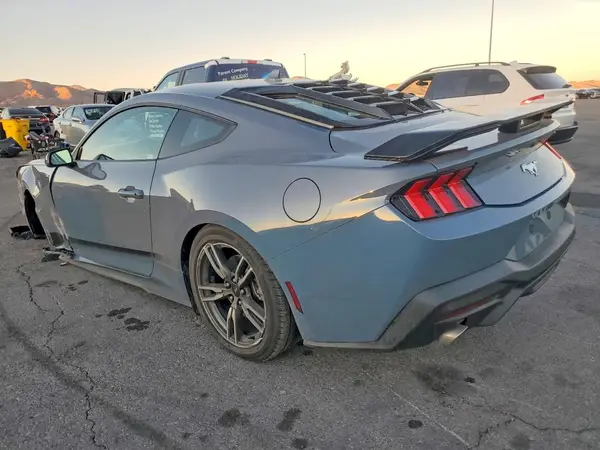 1FA6P8TH6S5125960 2025 FORD MUSTANG - Image 2
