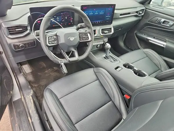 1FA6P8TH6T5120811 2026 FORD MUSTANG - Image 8