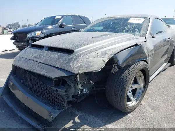 2020 FORD MUSTANG auction photo 6
