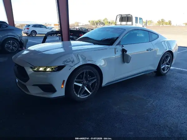 1FA6P8TH7S5104230 2025 FORD MUSTANG - Image 2
