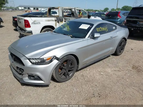 1FA6P8TH8H5255909 2017 FORD MUSTANG - Image 2