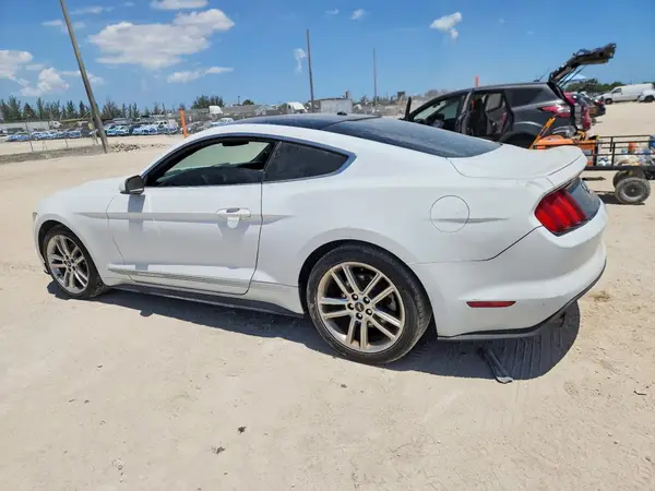 1FA6P8TH8H5270720 2017 FORD MUSTANG - Image 2