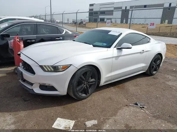 1FA6P8TH8H5294810 2017 FORD MUSTANG - Image 2