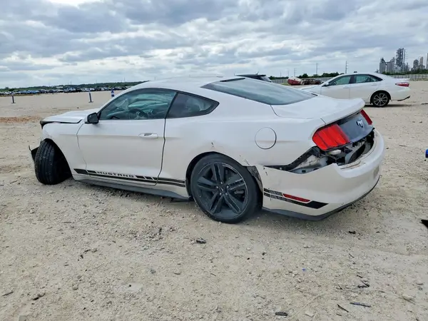 1FA6P8TH8H5302422 2017 FORD MUSTANG - Image 2