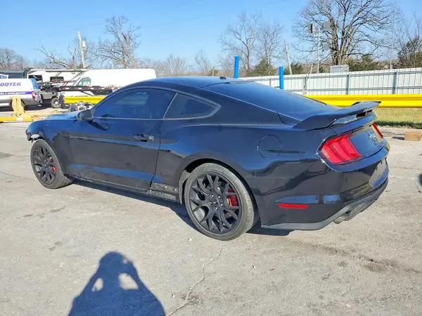 1FA6P8TH9J5105555 2018 FORD MUSTANG - Image 2