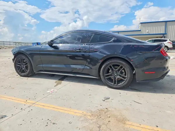 1FA6P8THXJ5172679 2018 FORD MUSTANG - Image 2