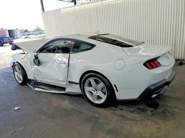 1FA6P8THXT5110086 2026 FORD MUSTANG - Image 2