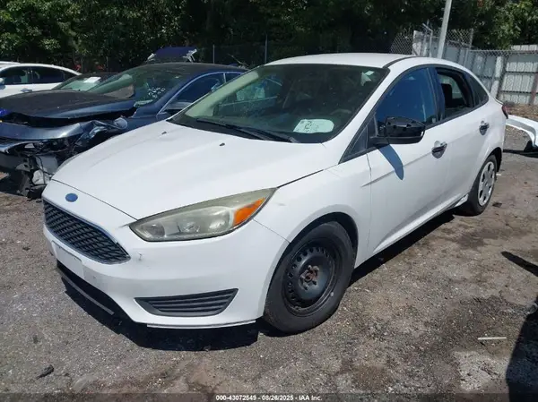1FADP3E20GL369240 2016 FORD FOCUS - Image 2