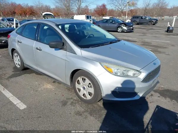 1FADP3E20GL405556 2016 FORD FOCUS - Image 1