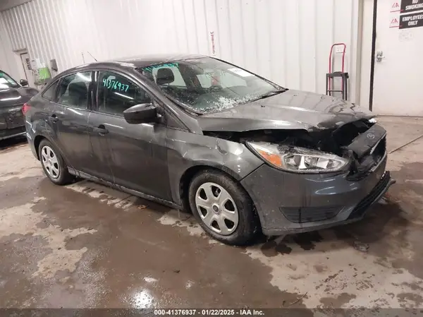 1FADP3E20HL250833 2017 FORD FOCUS - Image 1