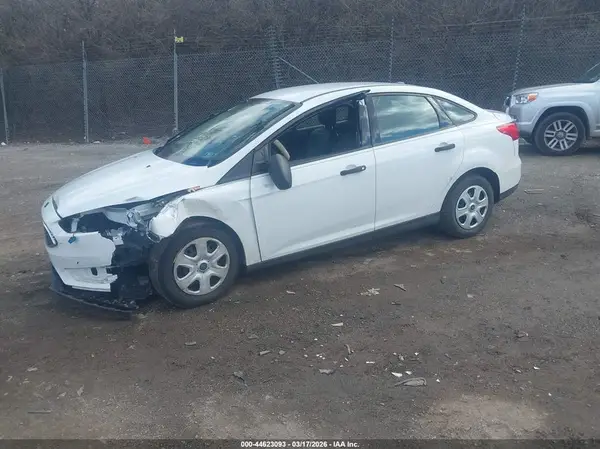 1FADP3E20HL256132 2017 FORD FOCUS - Image 2