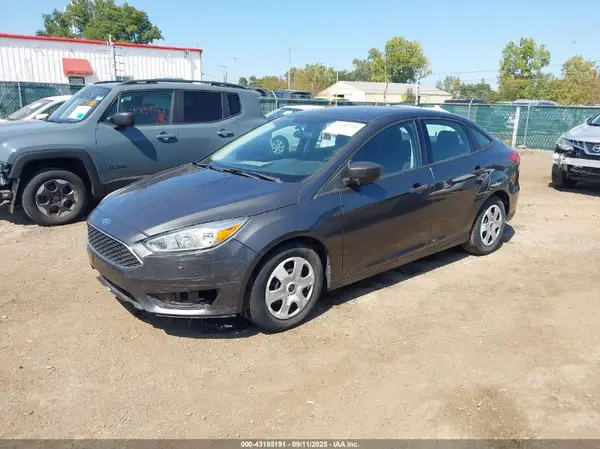 1FADP3E20HL263002 2017 FORD FOCUS - Image 2