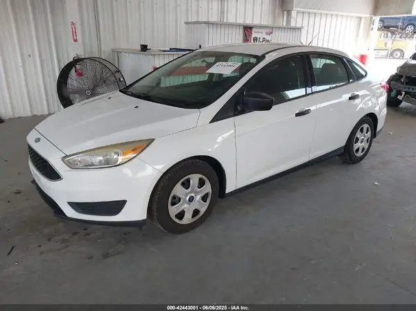 1FADP3E20HL327328 2017 FORD FOCUS - Image 2