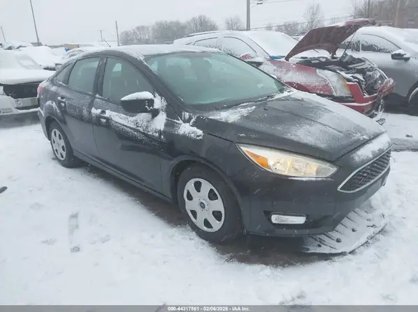 1FADP3E20HL332075 2017 FORD FOCUS - Image 1