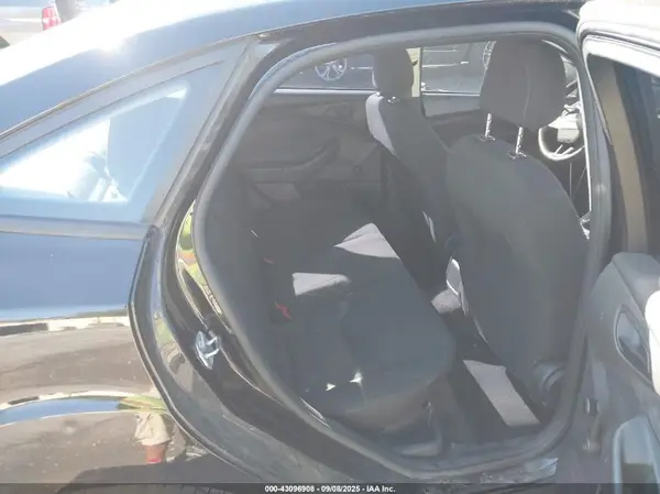 1FADP3E20HL334599 2017 FORD FOCUS - Image 8