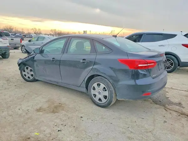 1FADP3E20JL240633 2018 FORD FOCUS - Image 2