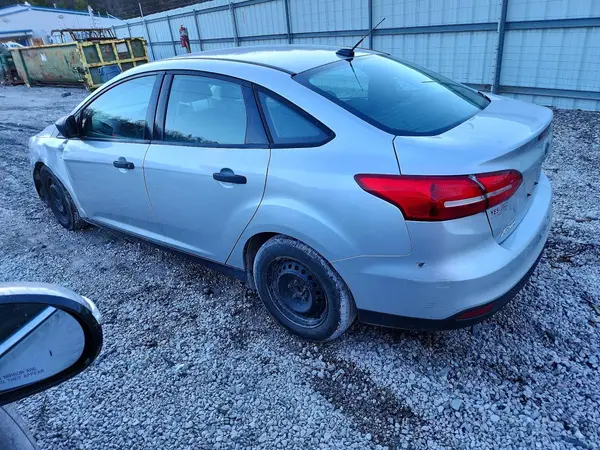 1FADP3E20JL243810 2018 FORD FOCUS - Image 2