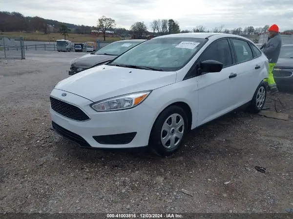 1FADP3E20JL265807 2018 FORD FOCUS - Image 2