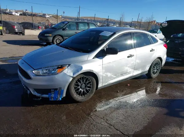 1FADP3E20JL287919 2018 FORD FOCUS - Image 2