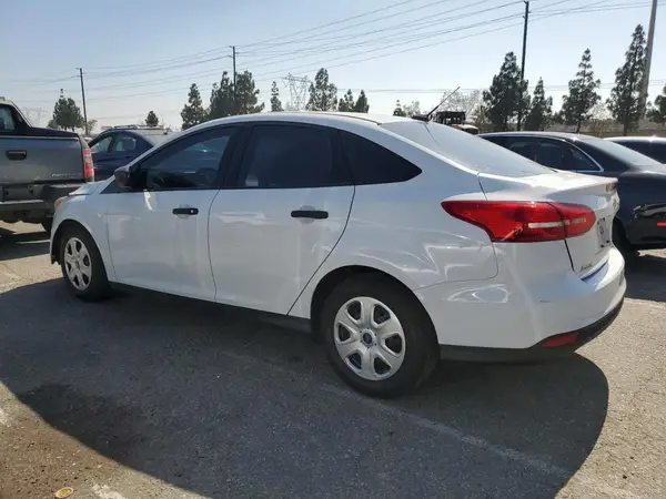 1FADP3E20JL303987 2018 FORD FOCUS - Image 2