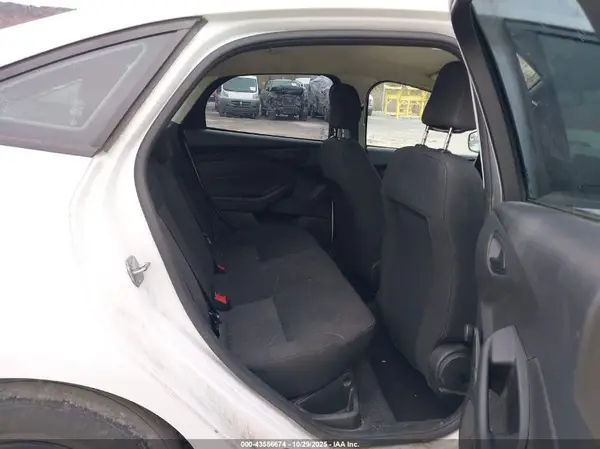 1FADP3E20JL326461 2018 FORD FOCUS - Image 8