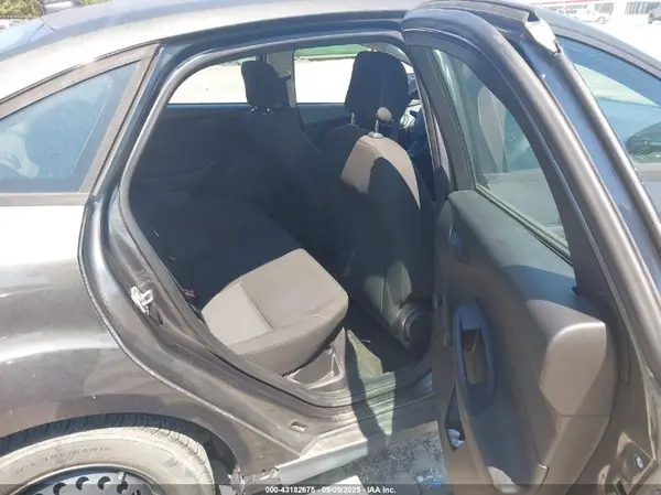 1FADP3E21GL228791 2016 FORD FOCUS - Image 8