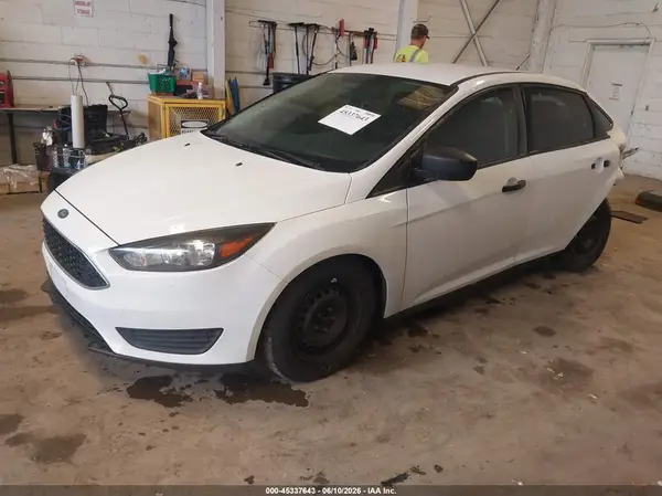 1FADP3E21GL270930 2016 FORD FOCUS - Image 2