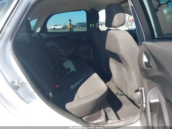 1FADP3E21GL399346 2016 FORD FOCUS - Image 8