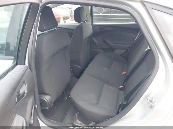 1FADP3E21HL275286 2017 FORD FOCUS - Image 8
