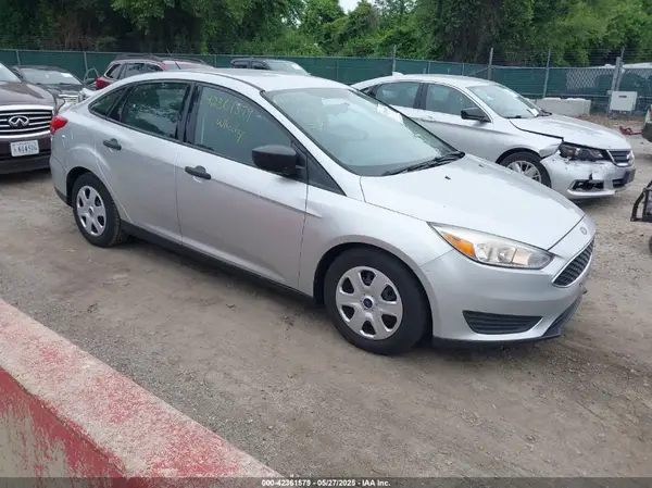 1FADP3E21JL275746 2018 FORD FOCUS - Image 1