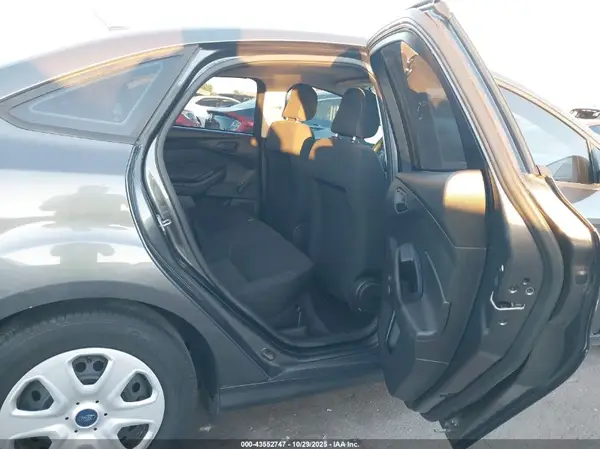 1FADP3E21JL278744 2018 FORD FOCUS - Image 8