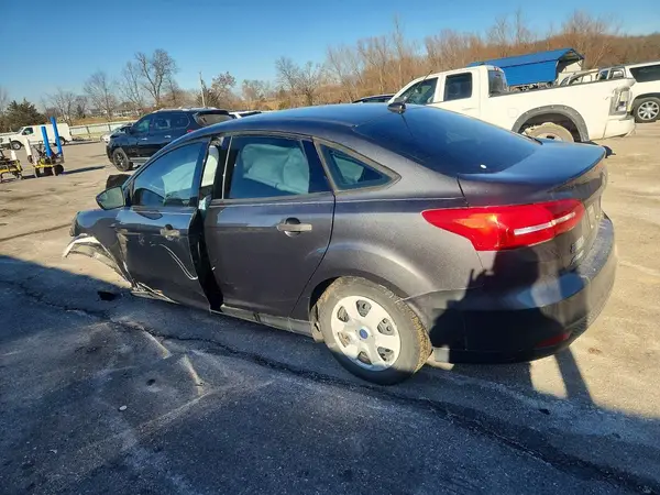 1FADP3E21JL303318 2018 FORD FOCUS - Image 2