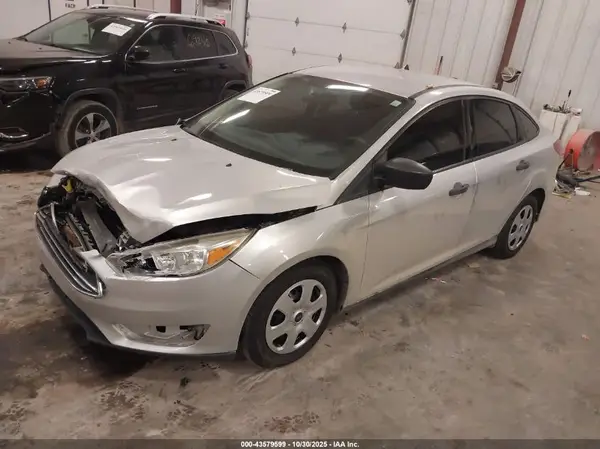 1FADP3E21JL307434 2018 FORD FOCUS - Image 2