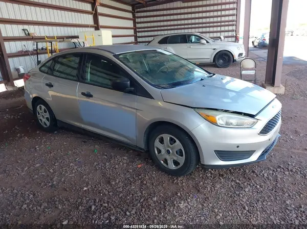 1FADP3E22GL298686 2016 FORD FOCUS - Image 1