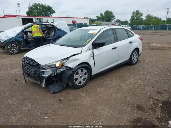 1FADP3E22GL336112 2016 FORD FOCUS - Image 2