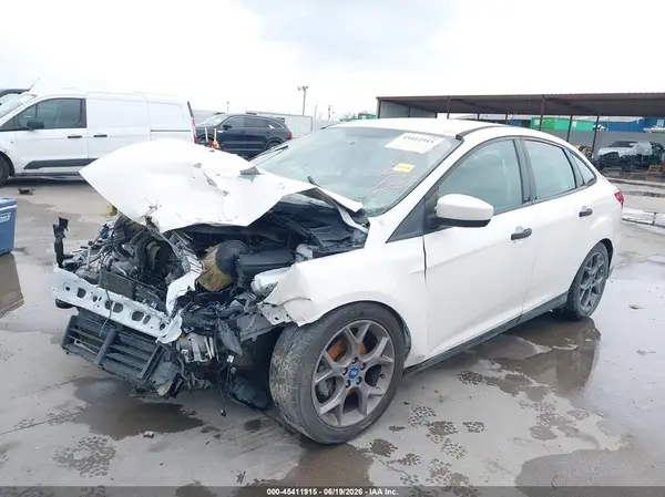 1FADP3E22GL376612 2016 FORD FOCUS - Image 2