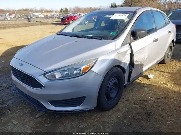 1FADP3E22GL393801 2016 FORD FOCUS - Image 2