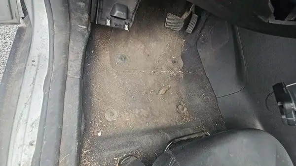 1FADP3E22HL212083 2017 FORD FOCUS - Image 2