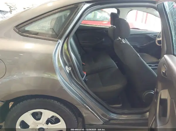 1FADP3E22HL235606 2017 FORD FOCUS - Image 8